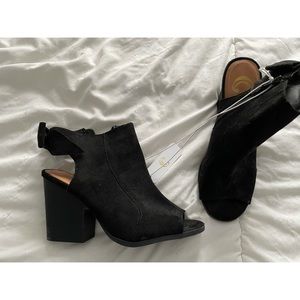 NWT BLACK OPEN TOE/HEEL BOOTIE